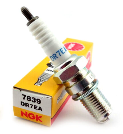 Свеча зажигания NGK DR7EA/7839